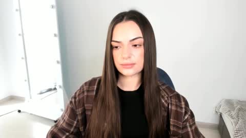 Snapshot of eva_rossee_ chatting on February 4, 11:27 am Eva online show from February 4, 11:27 am