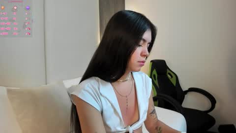 E V A  online show from March 3, 12:22 pm