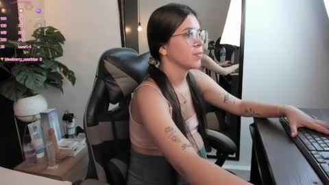 E V A  online show from May 13, 12:55 pm