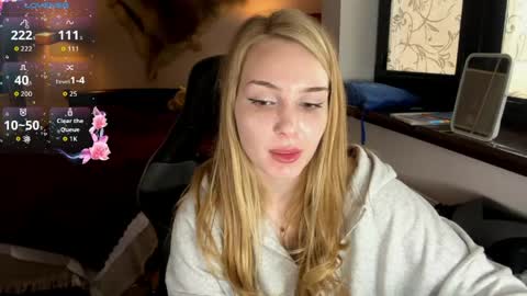 evacarter1 online show from April 25, 12:52 pm