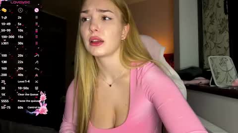 evacarter1 online show from October 27, 12:01 pm