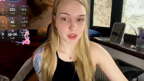 evacarter1 online show from April 24, 11:57 am
