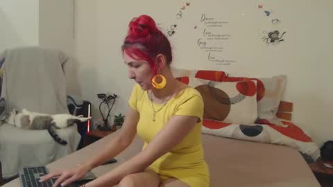 Snapshot of evadesireone chatting on February 5, 2:59 pm EvadesireONE online show from February 5, 2:59 pm