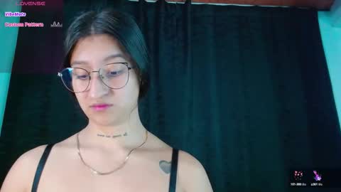 Snapshot of evah_lee chatting on October 20, 4:48 am Evah Lee online show from October 20, 4:48 am