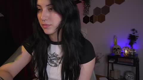 Snapshot of evapunkprincess chatting on October 3, 1:05 pm Eva online show from October 3, 1:05 pm