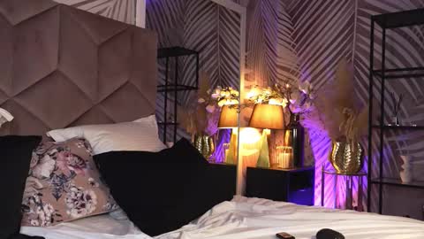 EvaRhea online show from March 23, 4:29 am