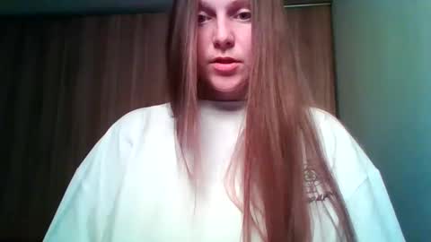 evasapples2026 online show from June 4, 9:30 pm