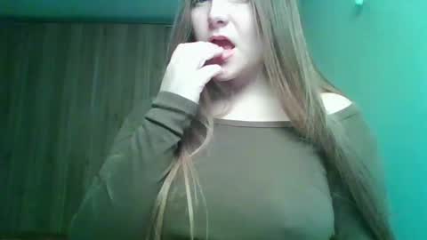 evasapples2026 online show from March 22, 12:27 am