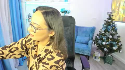 evasarazardje online show from December 5, 7:26 pm