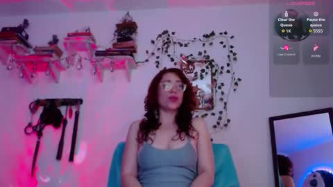 Eve Blue  friends. IG eve blue77 TW EveBlue 1 OF eveblue7 online show from November 22, 4:15 am