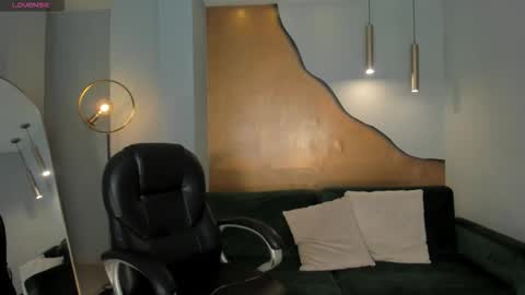 Eve  online show from October 8, 12:31 pm