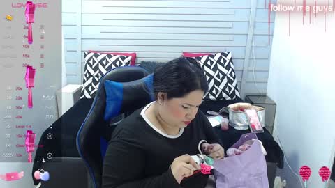 Snapshot of evelin_zaens chatting on January 25, 3:51 am evelin zaens online show from January 25, 3:51 am