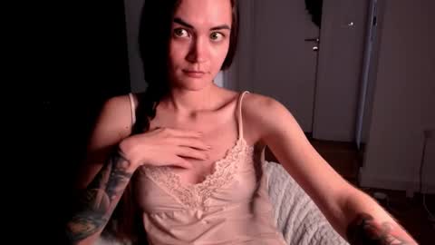 Snapshot of evelyn_gg chatting on September 15, 10:56 am Evelyn online show from September 15, 10:56 am