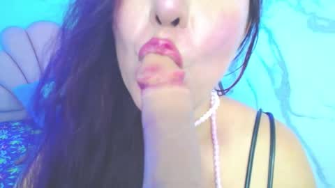 Snapshot of evelyn_mature19 chatting on February 13, 7:31 pm Juliana online show from February 13, 7:31 pm
