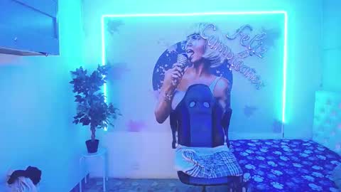 Snapshot of evelyn_mature19 chatting on February 24, 7:19 pm Juliana online show from February 24, 7:19 pm