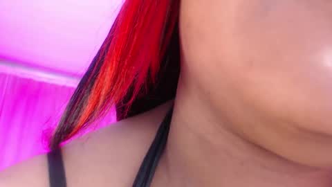 Evelyn Sandoval online show from January 9, 2:05 am