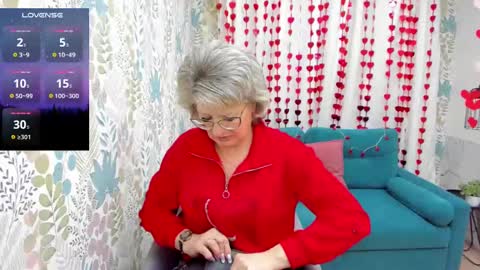 Snapshot of evelynblissful chatting on February 17, 6:31 am Evelyn online show from February 17, 6:31 am