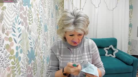 Snapshot of evelynblissful chatting on January 4, 4:55 am Evelyn online show from January 4, 4:55 am
