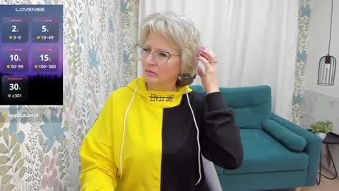 Snapshot of evelynblissful chatting on March 11, 5:24 am Evelyn online show from March 11, 5:24 am