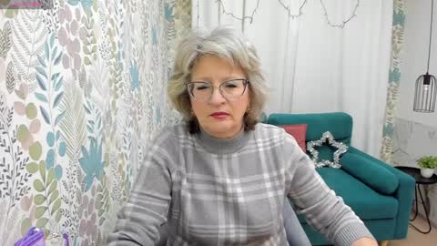 Snapshot of evelynblissful chatting on January 5, 4:58 am Evelyn online show from January 5, 4:58 am