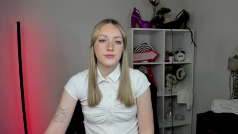 evelynblond online show from March 27, 10:16 am