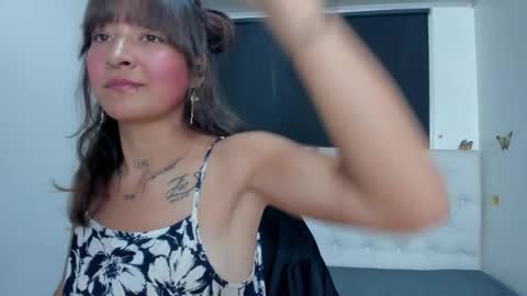 Evelyne online show from January 15, 4:40 am