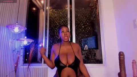 EvelynZoee online show from October 21, 3:43 am