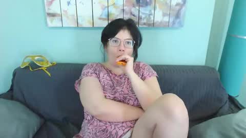 Everly online show from February 21, 11:33 am