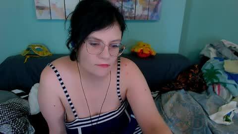 Everly online show from April 12, 10:23 pm