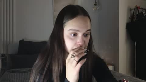 evi_woow online show from December 17, 1:22 am