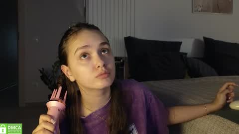 evi_woow online show from November 7, 9:31 pm