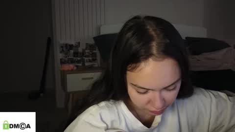 evi_woow online show from February 3, 9:40 pm