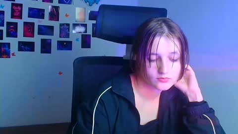 Evie online show from November 23, 6:31 pm