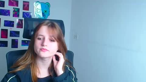 Evie online show from December 17, 6:34 pm