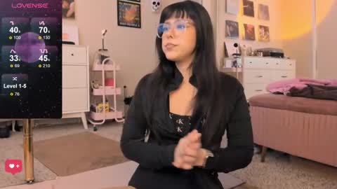 Snapshot of evie_luna chatting on March 3, 12:56 am Evie Luna online show from March 3, 12:56 am