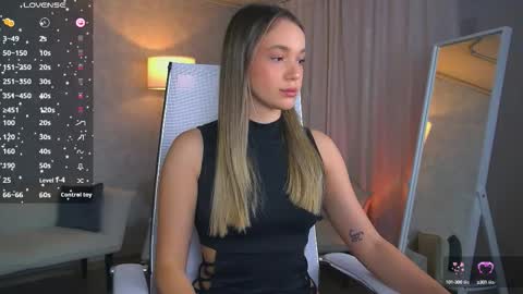 Snapshot of eviegreens chatting on September 14, 11:35 pm Evie online show from September 14, 11:35 pm