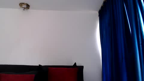 Snapshot of evilheart_69 chatting on September 16, 6:27 pm evilheart_69 online show from September 16, 6:27 pm