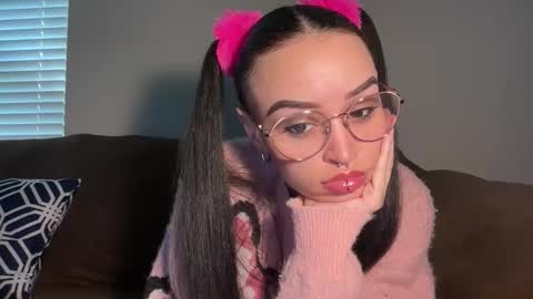 evusixx online show from October 31, 5:50 pm