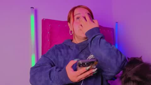 EVY online show from December 3, 12:46 am