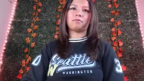 Im Evy online show from March 25, 4:43 pm