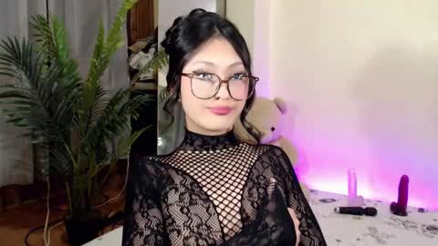 Snapshot of expensive_candyx chatting on January 8, 12:05 pm Candy online show from January 8, 12:05 pm