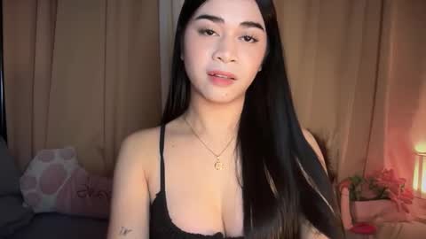 chloee online show from December 15, 2:33 pm