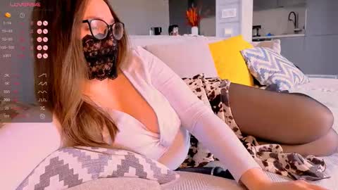 Snapshot of eyescomet chatting on October 13, 9:34 am Im sensual so I act on the situation online show from October 13, 9:34 am
