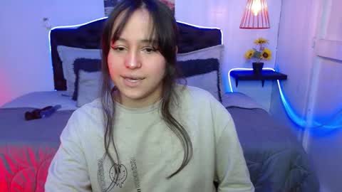 Snapshot of eymmy_24 chatting on October 14, 3:42 am eymmy_24 online show from October 14, 3:42 am