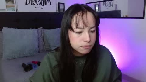 Snapshot of eymmy_24 chatting on September 9, 2:55 am eymmy_24 online show from September 9, 2:55 am