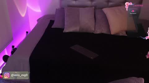 IG eyramodelink online show from April 12, 11:50 pm