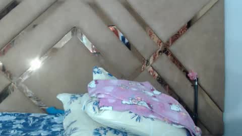 eyshaexotii online show from May 15, 2:49 am