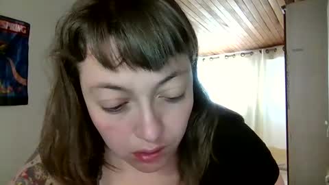 Snapshot of ezlngirl chatting on January 13, 3:26 pm Aimee online show from January 13, 3:26 pm