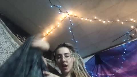 Snapshot of faexoxoxo chatting on January 6, 6:58 am Fae online show from January 6, 6:58 am