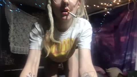 Snapshot of faexoxoxo chatting on January 5, 7:49 am Fae online show from January 5, 7:49 am